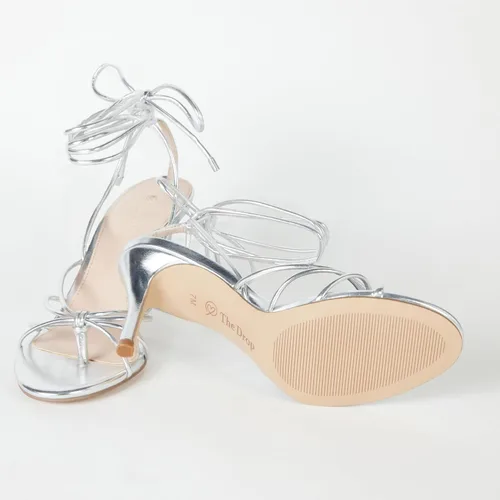 Vista 4 de The Drop Sandalias de tacón con tiras y cordones Archie para mujer
