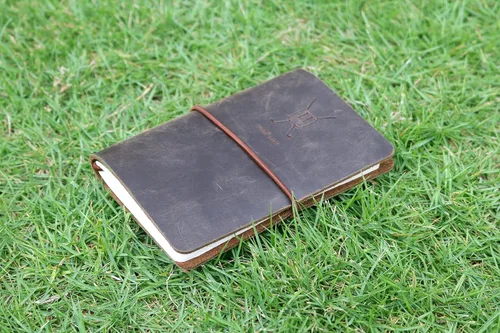 Vista 5 de Handy Picks Libro de registro de golf de cuero, hecho a mano y recargable, libro de golf y yardage incluido