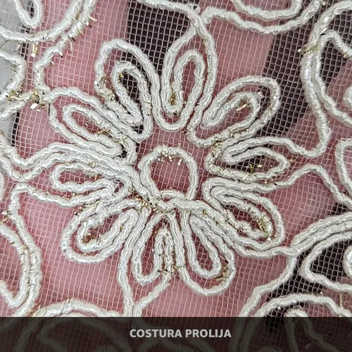 Vista 6 de Elegant Comfort Camino de mesa bordado Ingrid – Bufanda de tocador para el hogar comedor – Decoración de mesa de encaje como decoración de mesa