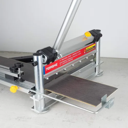 Vista 3 de Recientemente Lanzado Norske Tools NMAP006 Cortador de Pisos Laminados y Revestimientos de 13 Pulgadas con Abrazadera y Mesa de Extensión Deslizante