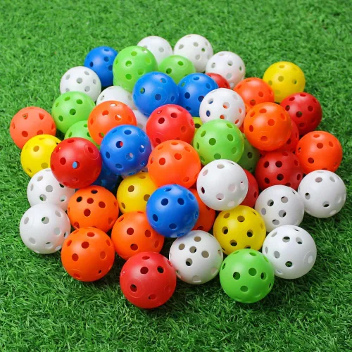 Vista 3 de Paquete de 100 pelotas de golf de práctica de flujo de aire, bolas de golf de plástico huecas, entrenamiento o campo de conducción, práctica