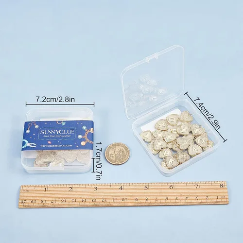 Vista 7 de SUNNYCLUE 1 caja de 26 dijes chapados en oro real de 18 quilates con letras de corazón a granel del alfabeto para pulseras, collares, dijes de copa