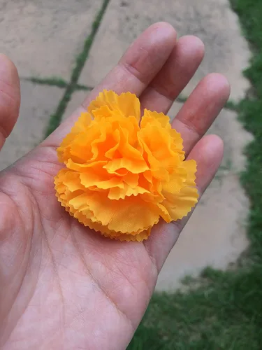 Vista 4 de 50 flores de tela artificial de caléndula falsa (naranja dorado)