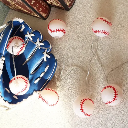 Vista 5 de Yayfazy Luces de Cadena de Decoraciones de Béisbol, Temporizador que Funciona con Pilas 6.5 pies 10LED Decoración de Habitación, Adornos de Béisbol