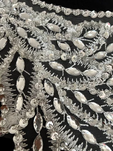 Vista 4 de Cuentas de costura de encaje, apliques de diamantes de imitación, parches de ajuste, accesorios para vestido y ropa, escote (blanco)