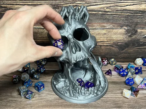 Vista 2 de MunnyGrubbers - Torre de dados de calavera de 6.5 pulgadas - (7 dados al azar D20 juego incluido) - Plástico sin olor a pintura - Juego de rol