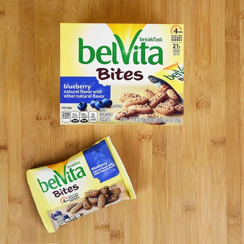 Vista 11 de belVita Bocadillos de galletas de desayuno, sabor a arándano, 5 paquetes