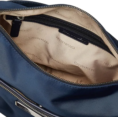 Vista 7 de Calvin Klein Mensajero de nailon con cremallera superior de Sussex