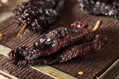 Vista 3 de Ancho Chile Powder (1 libra) - Pimienta molida ahumada dulce para topos y salsa Calor suave a medio. Pimiento poblano seco molido. Topo, birria