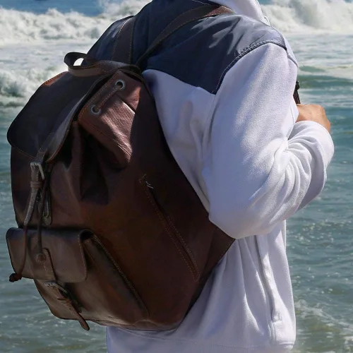 Vista 6 de Mochila Voyager con cordón #7517, Marrón, Classic