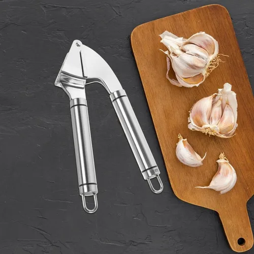 Vista 5 de Stainless Steel Garlic Press Manual Mincer with Peeler Handheld Kitchen Tool Easy-clean Crusher for Garlic Ginger and More