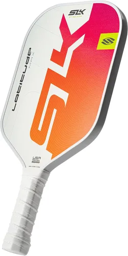 Vista 9 de Selkirk Sport SLK Latitude Pickleball Paddles Lightweight Graphite Core A pickleball racket with SpinFlex+ for unmatched spin and control on