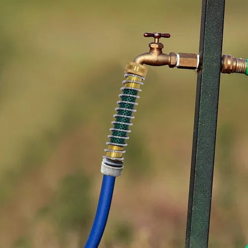Vista 5 de Lifynste Adaptador de extensión de manguera de jardín, protector de torceduras de manguera con resorte helicoidal, paquete de 2