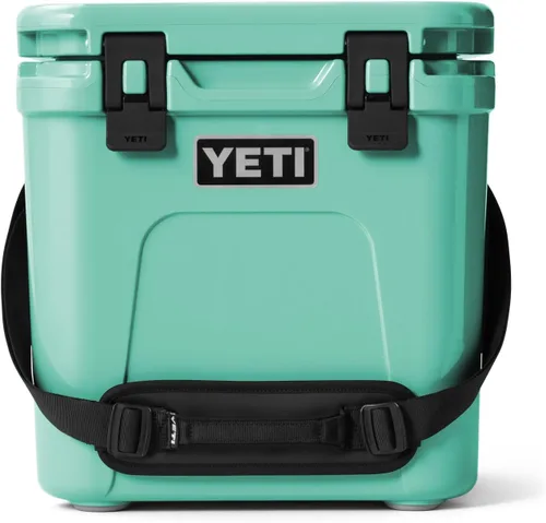 Vista 21 de YETI Roadie 24 2.0 - Enfriador duro con correa de hombro DoubleDuty y tapón de drenaje Canela