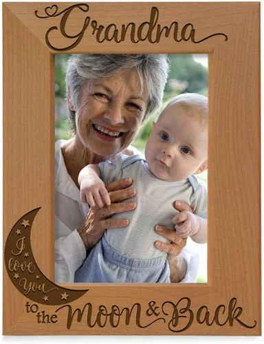 Vista 7 de KATE POSH - Marco de fotos de madera natural grabado con texto en inglés "Grandma I Love You to the Moon and Back", regalos para el Día de la Madre