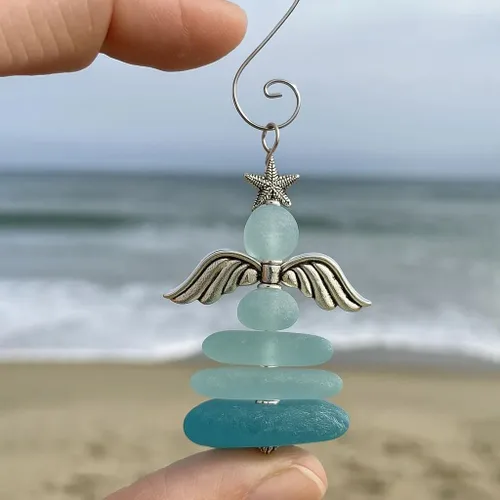 Vista 2 de Handmade Sea Glass Christmas Ornament, A Beach-Themed Christmas Decoration Made of Natural Sea Glass and Jute Rope, Perfect for A Special Occasion.