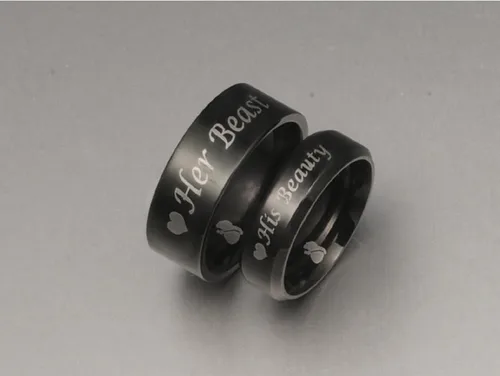 Vista 6 de Blowin His BeautyHer Beast Love - Anillo de compromiso de acero inoxidable negro con corazón