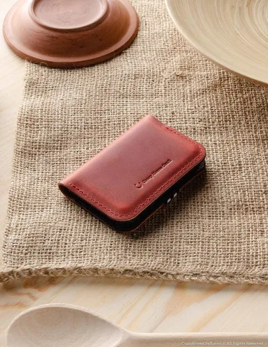Vista 30 de Crazy Horse Craft Personalized Leather Card Holder, Business Card Case Felt Alpine Green