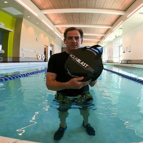 Vista 3 de AquaBLAST - Saco de boxeo portátil para piscinas y spas de natación Entrenamiento de cuerpo completo y de bajo impacto