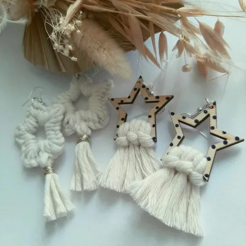 Vista 2 de 30 piezas de espacios en blanco de madera con marco de estrella, marco de aretes de macramé, aros, joyas en blanco de madera sin terminar