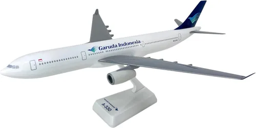 Vista 2 de Garuda Indonesia A330-300 Escala 1:200 - Modelo de avión de plástico a presión - Réplica coleccionable de los aviones Garuda Indonesia Airlines