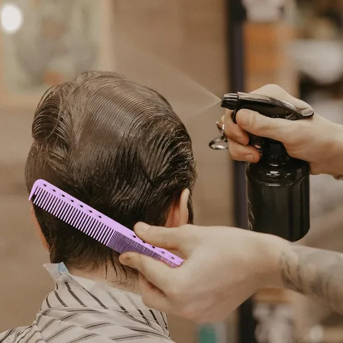 Vista 4 de Juego de 3 peines de peluquería de fibra de carbono para hombres y mujeres, peine de corte fino (rosa, azul, morado)
