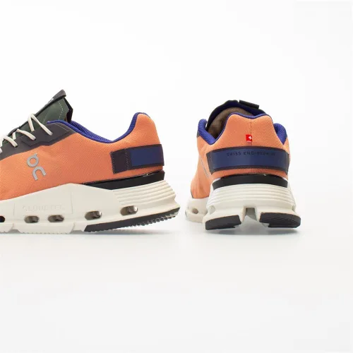 Vista 3 de On Zapatillas Cloudnova Form para hombre Bosque/Terracota