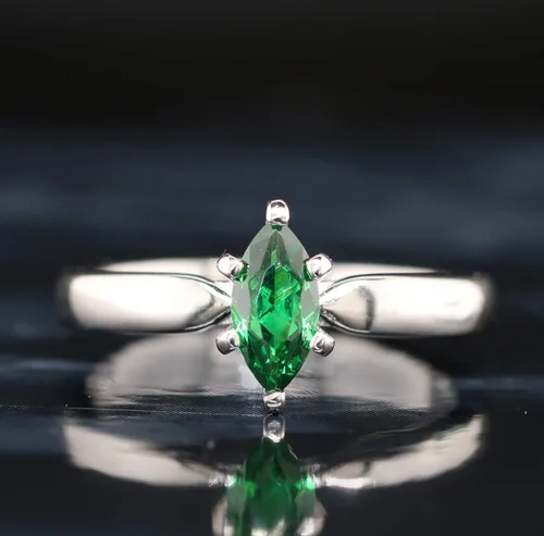 Vista 4 de Kingsway Jewelry Juego de anillos de ópalo verde