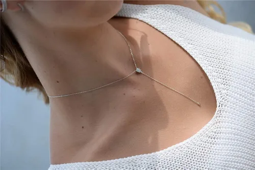 Vista 2 de Delicado collar de plata de ley pequeño con forma de Y de gota de agua