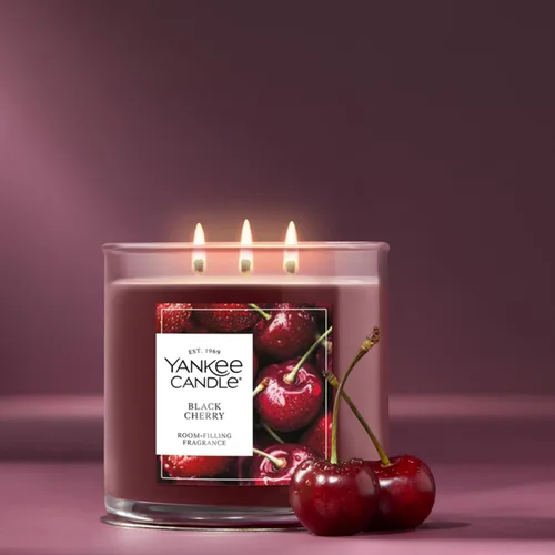 Vista 2 de Yankee Candle Vela perfumada de cereza negra, tarro de vela de 3 mechas de 14.5 onzas con hasta 40 horas de tiempo de combustión, regalo Granate