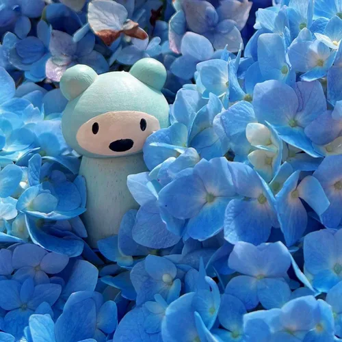 Vista 11 de Tender Leaf Toys - Bear Tales - Juego de muñecas complementarias de casa de muñecas de madera, figuras de 3 piezas de familia de osos para niños