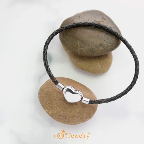 Vista 2 de 555Jewelry Pulsera trenzada de cuero negro con forma de corazón para mujeres y niñas