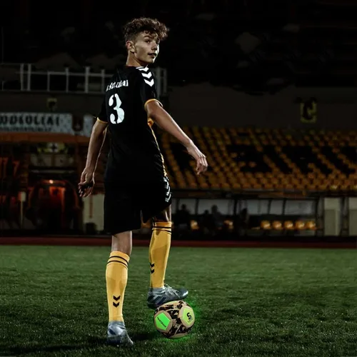 Vista 7 de Balón de fútbol holográfico tamaño 5, fútbol reflectante, bola de fútbol que brilla en la oscuridad, pelota de fútbol de cuero compuesto reflectante