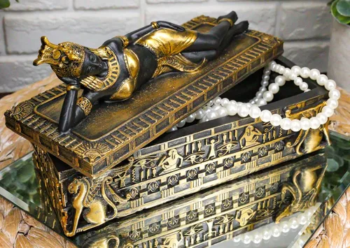 Vista 7 de Ebros - Joyero decorativo de 8 pulgadas de largo, diseño de reina egipcia antigua, Cleopatra, en reposo, personificación de la diosa Isis patrona