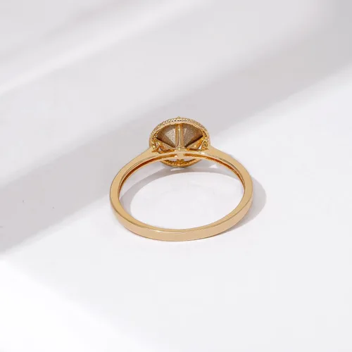 Vista 5 de Tienda Essentials Anillo de piedra natal de marzo de cristal importado de oro de 10 quilates (anteriormente colección Tienda)