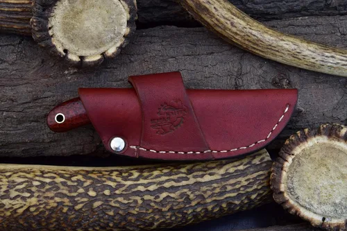 Vista 2 de Knives Ranch Cuchillo utilitario EDC hecho a mano, espiga completa, acero de damasco, mango de micarta de arpillera, funda de vaquero resistente