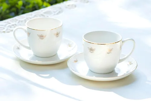 Vista 2 de Gracie China Gold Bee - Taza de té o café de porcelana y platillo de 9 onzas (juego de 2)