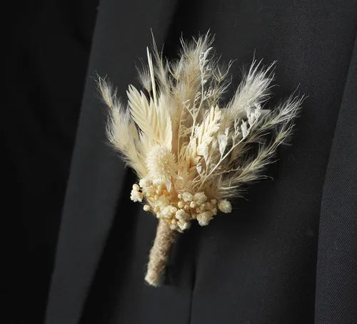 Vista 6 de Flores secas blancas Boho Pampas Boutonniere secas, ramo de flores secas rústicas, pin de solapa para mujeres/novios para hombres (B01)