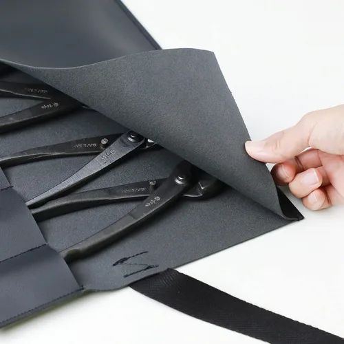 Vista 4 de Wazakura Estuche de herramientas para bonsái fabricado en Japón en piel sintética, kit de herramientas de jardín japonés, bolsa de almacenamiento