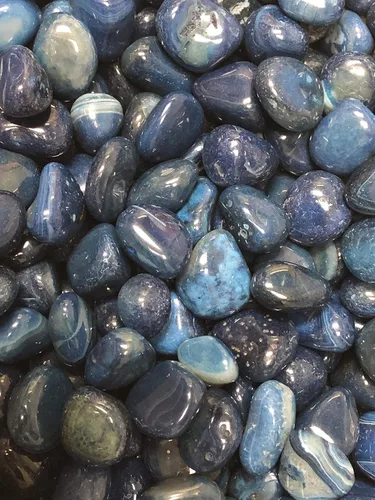 Vista 4 de Ágata teñida pulida, piezas grandes de 1 pulgada con bolsa de terciopelo (1 libra, azul)