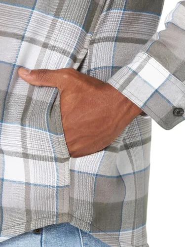 Vista 4 de Wrangler Authentics - Chaqueta estilo camisa de franela acolchada con capucha para hombre de manga larga