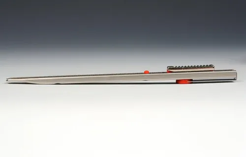 Vista 2 de NT Cutter PRO Cuchillo gráfico de acero inoxidable con bloqueo automático (AD-2P), estándar
