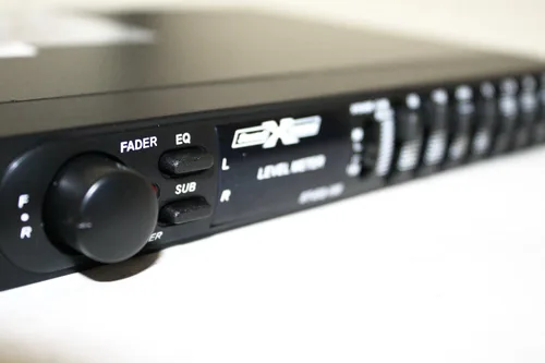 Vista 4 de Ecualizador gráfico estéreo pasivo de 7 bandas con control Fader ST-EQ-180