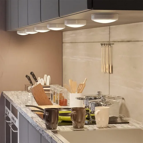 Vista 2 de HELPLEX - Luces LED de disco con control remoto, paquete de 3 luces adhesivas de color intercambiable RGBW, con pilas, iluminación regulable debajo