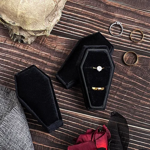 Vista 6 de Caja de terciopelo con forma de ataúd para ceremonia de boda gótica, decoración organizadora de joyas góticas (negro)