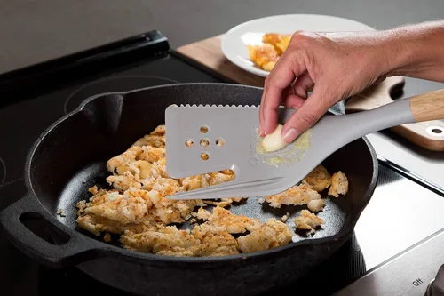 Vista 4 de FLIPFORK 4-n-1 NYLON (no para parrilla) Utensilios de cocina de cocina múltiple con espátula, tenedor, cortador, molinillo de hierbas, funciona