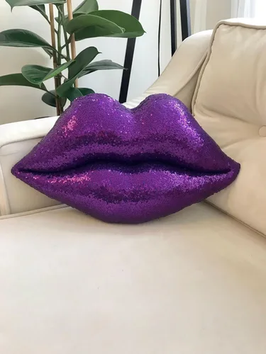 Vista 2 de Almohadas de tiro de labios morados Almohada decorativa para labios con purpurina dorada