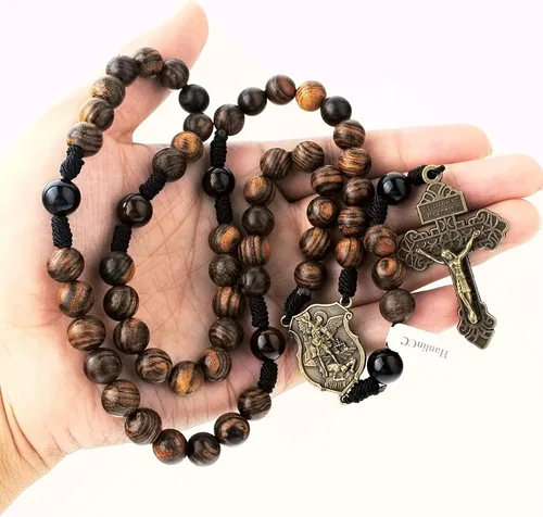 Vista 4 de HanlinCC Cuentas de madera maciza hechas a mano de 0.394 pulgadas con piedra de ágata, collar de rosario católico para hombres con pieza central