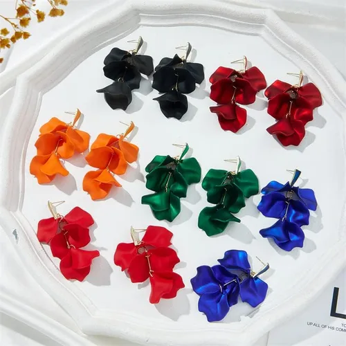 Vista 3 de Aretes largos colgantes de pétalos de rosas y flores de resina, colgantes con borla floral para mujeres y niñas, regalos de joyería elegantes