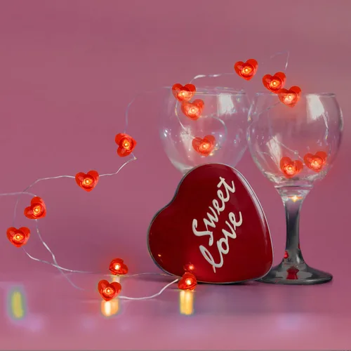 Vista 6 de CCINEE Guirnalda de luces rojas en forma de corazón para el día de San Valentín, funciona con pilas, con control remoto, 10 pies, 40 luces LED